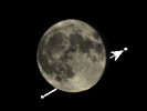 De Maan bedekt SAO 118735