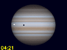Io, Io's schaduw en Europa's schaduw gelijktijdig zichtbaar op Jupiters schijf