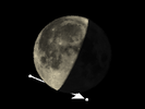 De Maan bedekt 24 Piscium