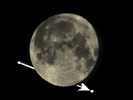 De Maan bedekt ν Piscium