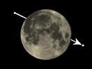 De Maan bedekt 62 Piscium