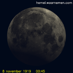 De Maan tijdens het maximum van de eclips